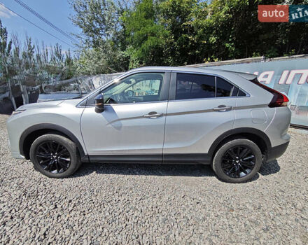 Серый Мицубиси Eclipse Cross, объемом двигателя 1.5 л и пробегом 79 тыс. км за 18999 $, фото 3 на Automoto.ua