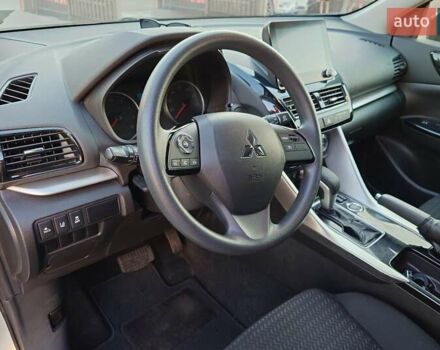 Серый Мицубиси Eclipse Cross, объемом двигателя 1.5 л и пробегом 80 тыс. км за 18500 $, фото 7 на Automoto.ua
