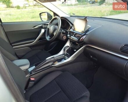 Серый Мицубиси Eclipse Cross, объемом двигателя 1.5 л и пробегом 80 тыс. км за 18500 $, фото 6 на Automoto.ua