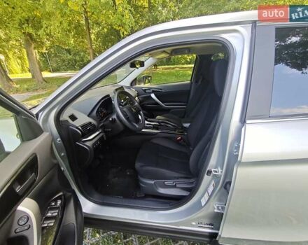 Сірий Міцубісі Eclipse Cross, об'ємом двигуна 1.5 л та пробігом 80 тис. км за 18700 $, фото 9 на Automoto.ua