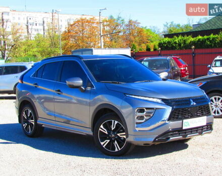 Серый Мицубиси Eclipse Cross, объемом двигателя 2 л и пробегом 19 тыс. км за 27500 $, фото 3 на Automoto.ua