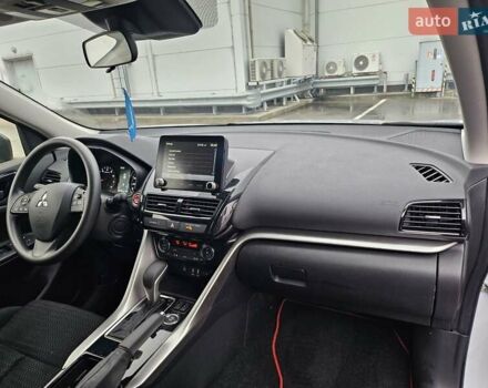 Серый Мицубиси Eclipse Cross, объемом двигателя 1.5 л и пробегом 1 тыс. км за 24700 $, фото 14 на Automoto.ua