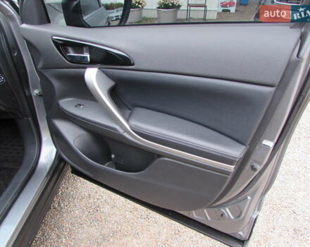 Серый Мицубиси Eclipse Cross, объемом двигателя 2 л и пробегом 19 тыс. км за 27500 $, фото 19 на Automoto.ua