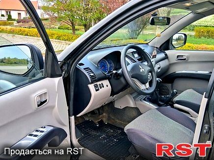 Мицубиси L200, объемом двигателя 2.5 л и пробегом 360 тыс. км за 3500 $, фото 3 на Automoto.ua