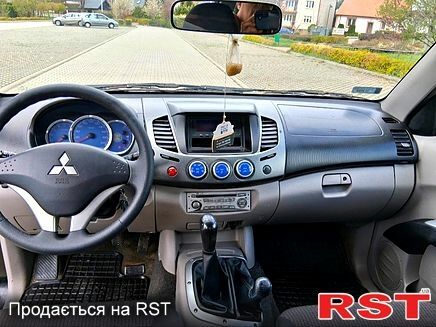 Мицубиси L200, объемом двигателя 2.5 л и пробегом 360 тыс. км за 3500 $, фото 4 на Automoto.ua