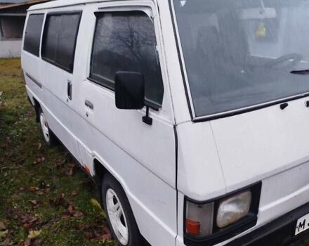 Белый Мицубиси L 300, объемом двигателя 1.6 л и пробегом 84 тыс. км за 650 $, фото 4 на Automoto.ua