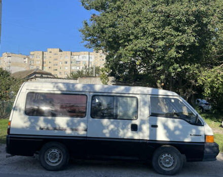 Белый Мицубиси L 300, объемом двигателя 2 л и пробегом 298 тыс. км за 1900 $, фото 3 на Automoto.ua