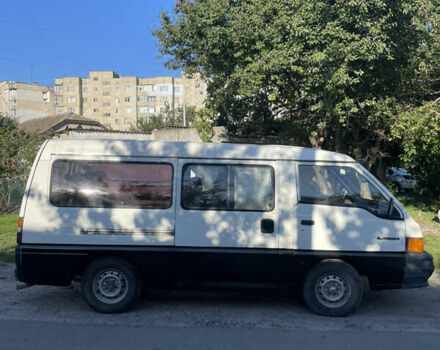 Белый Мицубиси L 300, объемом двигателя 2 л и пробегом 298 тыс. км за 1900 $, фото 4 на Automoto.ua