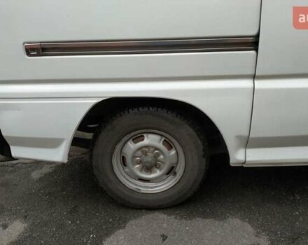 Белый Мицубиси L 300, объемом двигателя 2.5 л и пробегом 365 тыс. км за 3000 $, фото 10 на Automoto.ua