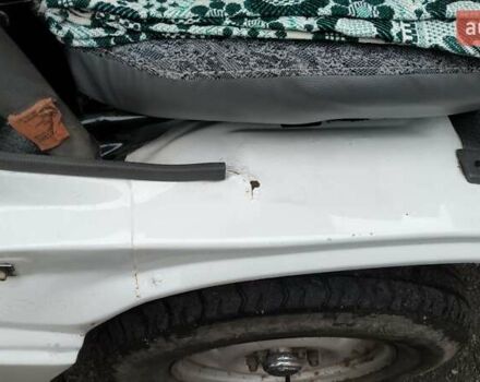 Белый Мицубиси L 300, объемом двигателя 2.5 л и пробегом 365 тыс. км за 3000 $, фото 5 на Automoto.ua