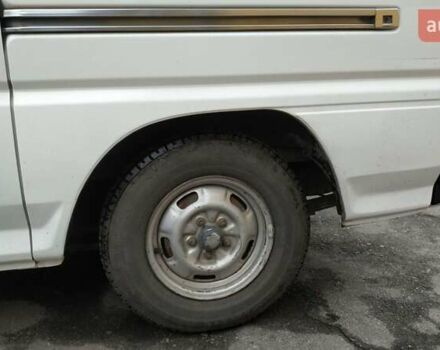 Белый Мицубиси L 300, объемом двигателя 2.5 л и пробегом 365 тыс. км за 3000 $, фото 15 на Automoto.ua