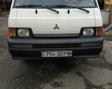 Белый Мицубиси L 300, объемом двигателя 2.5 л и пробегом 365 тыс. км за 3000 $, фото 13 на Automoto.ua