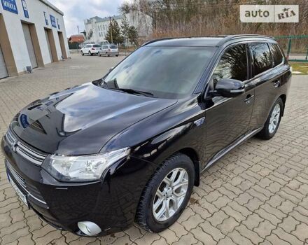 Чорний Міцубісі Outlander PHEV, об'ємом двигуна 2 л та пробігом 248 тис. км за 17700 $, фото 2 на Automoto.ua