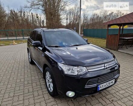 Чорний Міцубісі Outlander PHEV, об'ємом двигуна 2 л та пробігом 248 тис. км за 17700 $, фото 3 на Automoto.ua