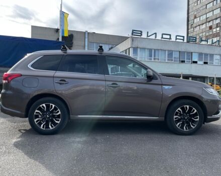 Коричневый Мицубиси Outlander PHEV, объемом двигателя 2 л и пробегом 182 тыс. км за 19290 $, фото 10 на Automoto.ua