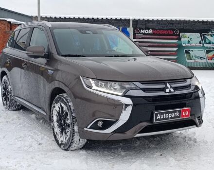 Коричневий Міцубісі Outlander PHEV, об'ємом двигуна 2 л та пробігом 105 тис. км за 22990 $, фото 2 на Automoto.ua