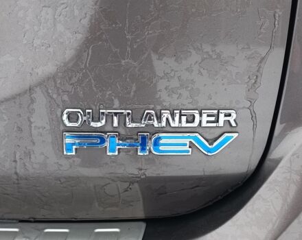 Коричневый Мицубиси Outlander PHEV, объемом двигателя 2 л и пробегом 105 тыс. км за 22990 $, фото 10 на Automoto.ua