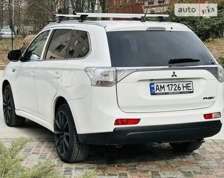 Мицубиси Outlander PHEV, объемом двигателя 2 л и пробегом 266 тыс. км за 15999 $, фото 3 на Automoto.ua