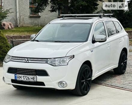 Мицубиси Outlander PHEV, объемом двигателя 2 л и пробегом 266 тыс. км за 15999 $, фото 1 на Automoto.ua