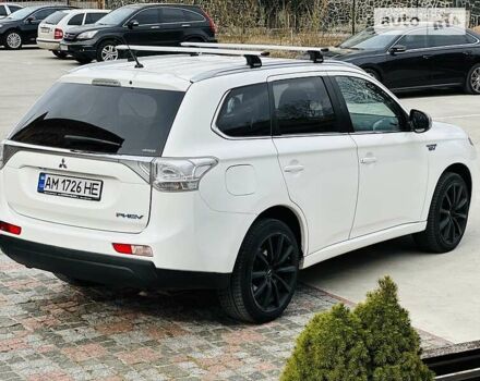 Мицубиси Outlander PHEV, объемом двигателя 2 л и пробегом 266 тыс. км за 15999 $, фото 7 на Automoto.ua