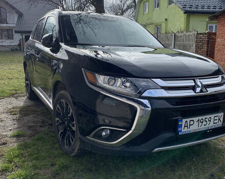 Мицубиси Outlander PHEV, объемом двигателя 0 л и пробегом 106 тыс. км за 26000 $, фото 6 на Automoto.ua