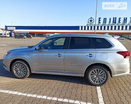 Мицубиси Outlander PHEV, объемом двигателя 2 л и пробегом 38 тыс. км за 25500 $, фото 5 на Automoto.ua