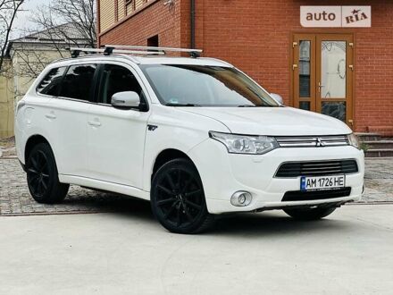 Мицубиси Outlander PHEV 2014 в Коростене на Automoto.ua Мицубиси Outlander PHEV, объемом двигателя 2 л и пробегом 266 тыс. км за 15999 $, фото 1 на Automoto.ua