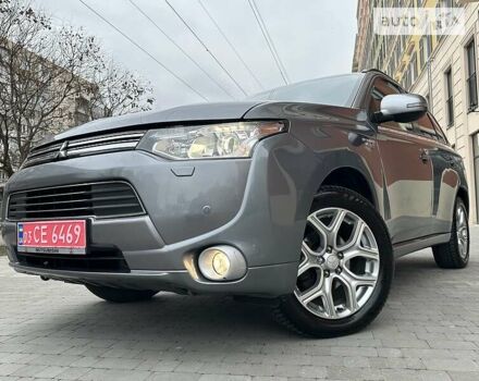 Сірий Міцубісі Outlander PHEV, об'ємом двигуна 2 л та пробігом 147 тис. км за 16799 $, фото 11 на Automoto.ua