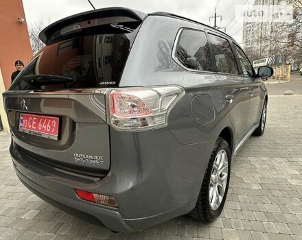 Серый Мицубиси Outlander PHEV, объемом двигателя 2 л и пробегом 147 тыс. км за 16799 $, фото 7 на Automoto.ua