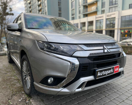 Серый Мицубиси Outlander PHEV, объемом двигателя 2.4 л и пробегом 13 тыс. км за 31490 $, фото 1 на Automoto.ua