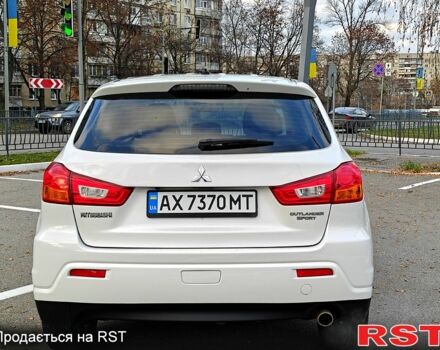 Білий Міцубісі Outlander Sport, об'ємом двигуна 2 л та пробігом 240 тис. км за 8799 $, фото 3 на Automoto.ua