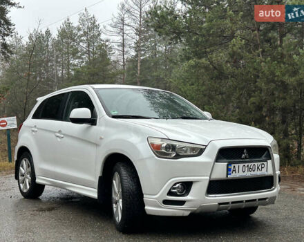 Белый Мицубиси Outlander Sport, объемом двигателя 2 л и пробегом 260 тыс. км за 8999 $, фото 10 на Automoto.ua
