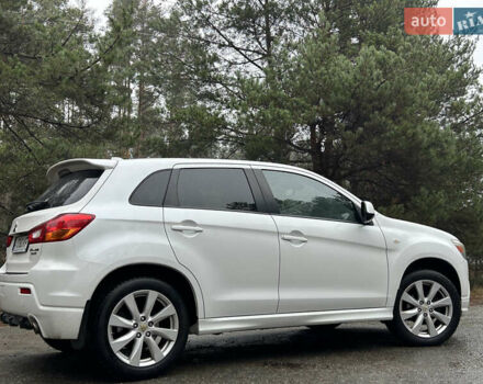Белый Мицубиси Outlander Sport, объемом двигателя 2 л и пробегом 260 тыс. км за 8999 $, фото 7 на Automoto.ua