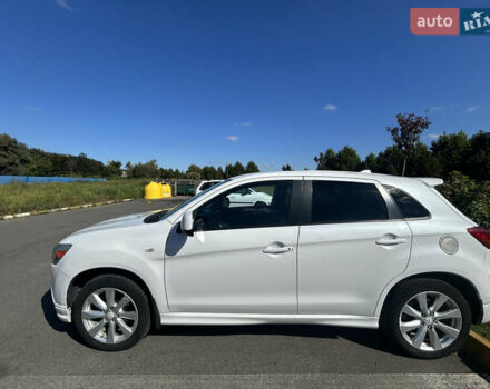 Білий Міцубісі Outlander Sport, об'ємом двигуна 2 л та пробігом 258 тис. км за 10500 $, фото 4 на Automoto.ua