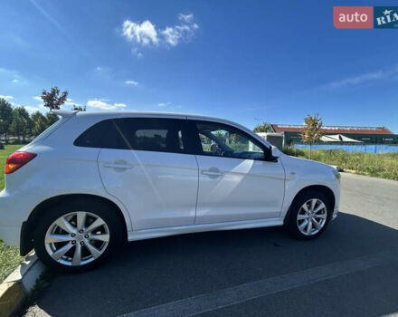 Білий Міцубісі Outlander Sport, об'ємом двигуна 2 л та пробігом 258 тис. км за 10500 $, фото 2 на Automoto.ua