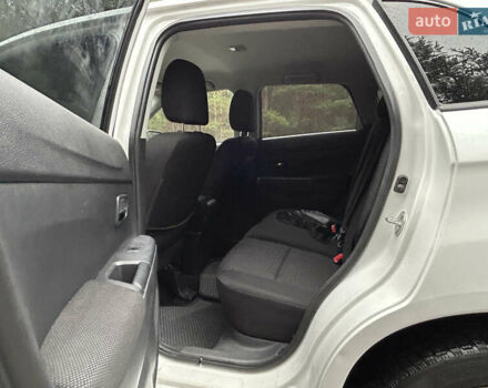 Белый Мицубиси Outlander Sport, объемом двигателя 2 л и пробегом 260 тыс. км за 8999 $, фото 15 на Automoto.ua