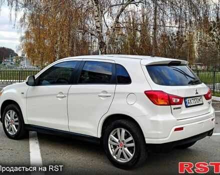 Білий Міцубісі Outlander Sport, об'ємом двигуна 2 л та пробігом 240 тис. км за 8799 $, фото 2 на Automoto.ua