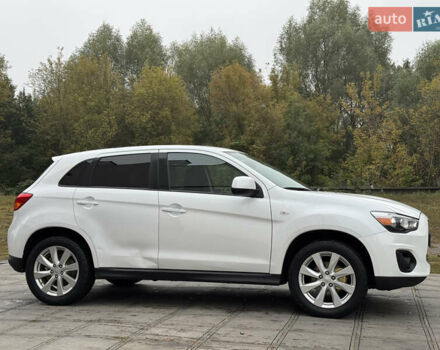 Белый Мицубиси Outlander Sport, объемом двигателя 2 л и пробегом 160 тыс. км за 10800 $, фото 2 на Automoto.ua