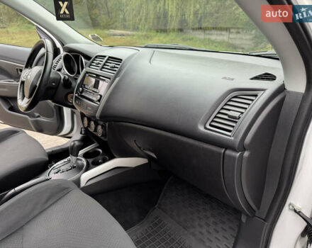 Белый Мицубиси Outlander Sport, объемом двигателя 2 л и пробегом 160 тыс. км за 10800 $, фото 35 на Automoto.ua