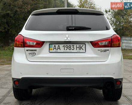 Белый Мицубиси Outlander Sport, объемом двигателя 2 л и пробегом 160 тыс. км за 10800 $, фото 4 на Automoto.ua
