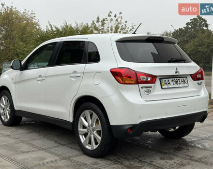 Белый Мицубиси Outlander Sport, объемом двигателя 2 л и пробегом 160 тыс. км за 10800 $, фото 5 на Automoto.ua