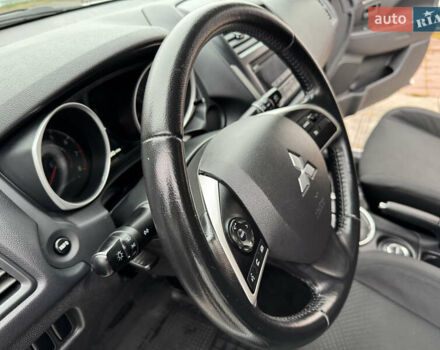Белый Мицубиси Outlander Sport, объемом двигателя 2 л и пробегом 160 тыс. км за 10800 $, фото 28 на Automoto.ua