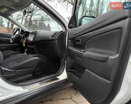 Белый Мицубиси Outlander Sport, объемом двигателя 2.4 л и пробегом 207 тыс. км за 9990 $, фото 42 на Automoto.ua