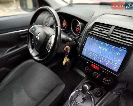 Белый Мицубиси Outlander Sport, объемом двигателя 2.4 л и пробегом 207 тыс. км за 10990 $, фото 49 на Automoto.ua
