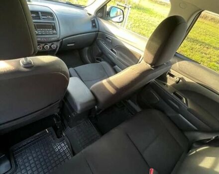 Мицубиси Outlander Sport 2015 в Киеве на Automoto.ua Белый Мицубиси Outlander Sport, объемом двигателя 2 л и пробегом 168 тыс. км за 12500 $, фото 3 на Automoto.ua