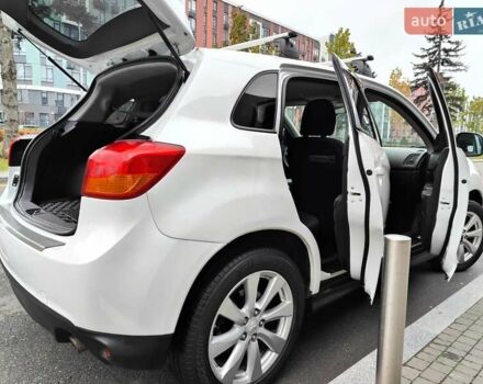 Белый Мицубиси Outlander Sport, объемом двигателя 2.4 л и пробегом 207 тыс. км за 9990 $, фото 21 на Automoto.ua