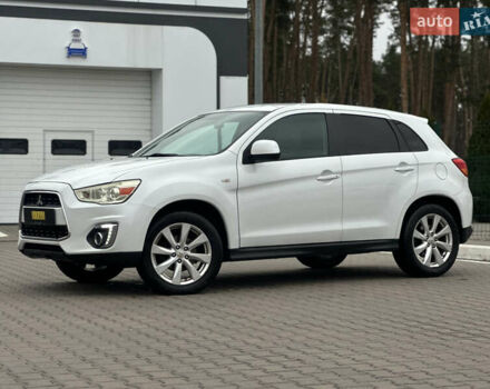 Белый Мицубиси Outlander Sport, объемом двигателя 2 л и пробегом 257 тыс. км за 10800 $, фото 4 на Automoto.ua