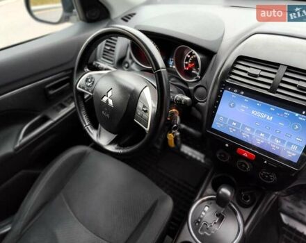 Белый Мицубиси Outlander Sport, объемом двигателя 2.4 л и пробегом 207 тыс. км за 9990 $, фото 38 на Automoto.ua