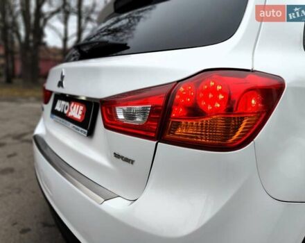 Белый Мицубиси Outlander Sport, объемом двигателя 2.4 л и пробегом 207 тыс. км за 9990 $, фото 13 на Automoto.ua