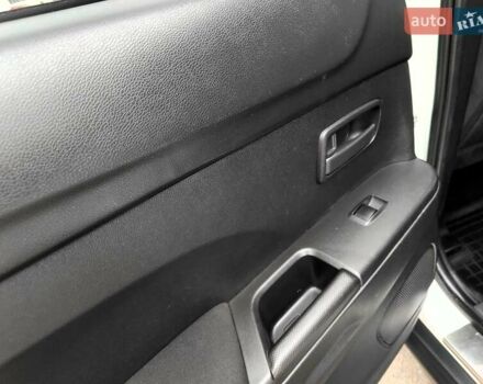 Белый Мицубиси Outlander Sport, объемом двигателя 2.4 л и пробегом 207 тыс. км за 9990 $, фото 37 на Automoto.ua